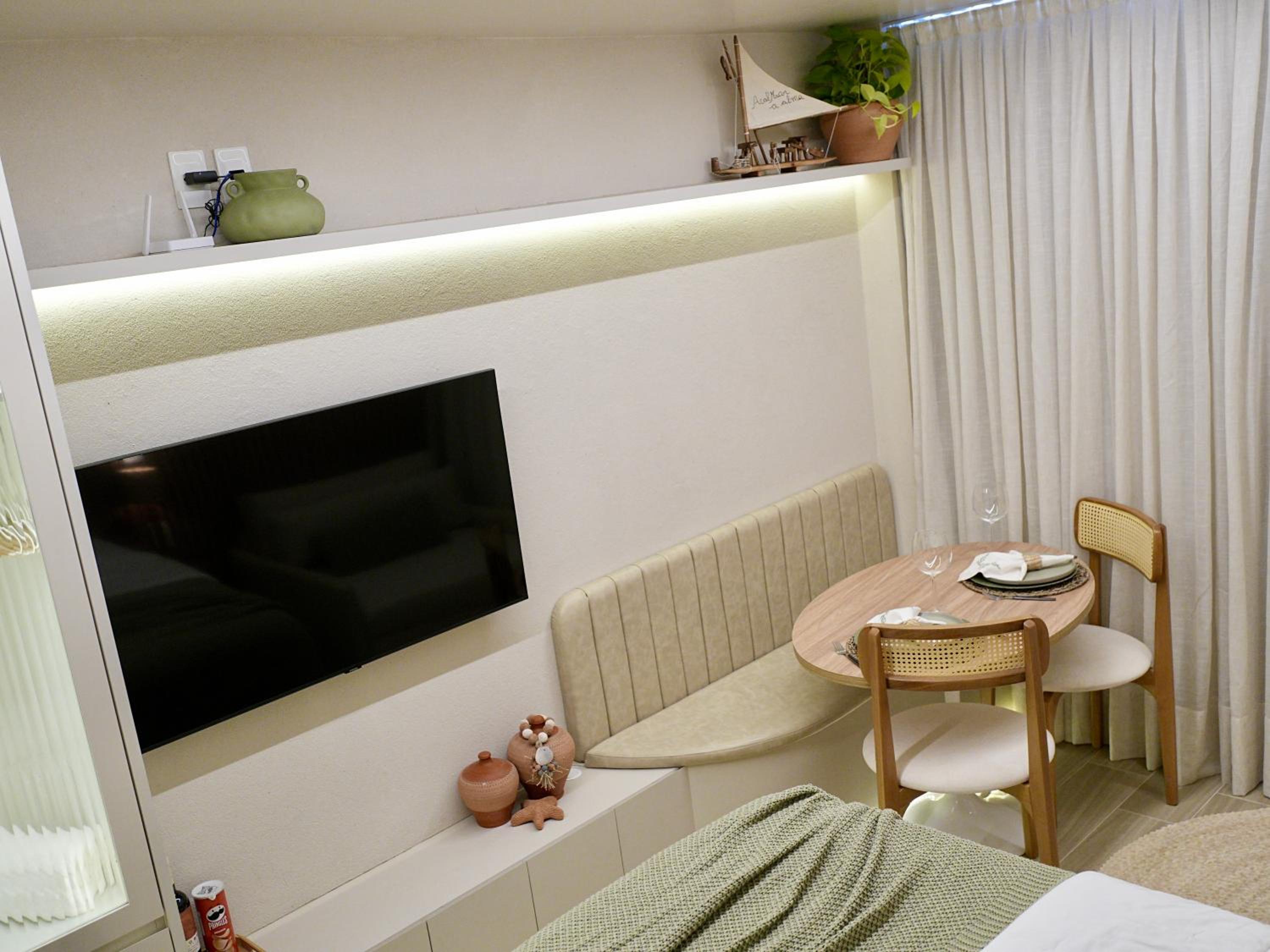 Setai Yacht Premium #307 by AcalMar Flats