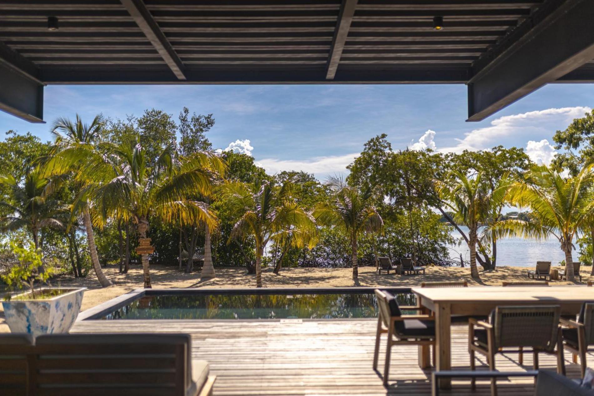 Shadow Sands - Modern Ocean Front Villa on Private Island