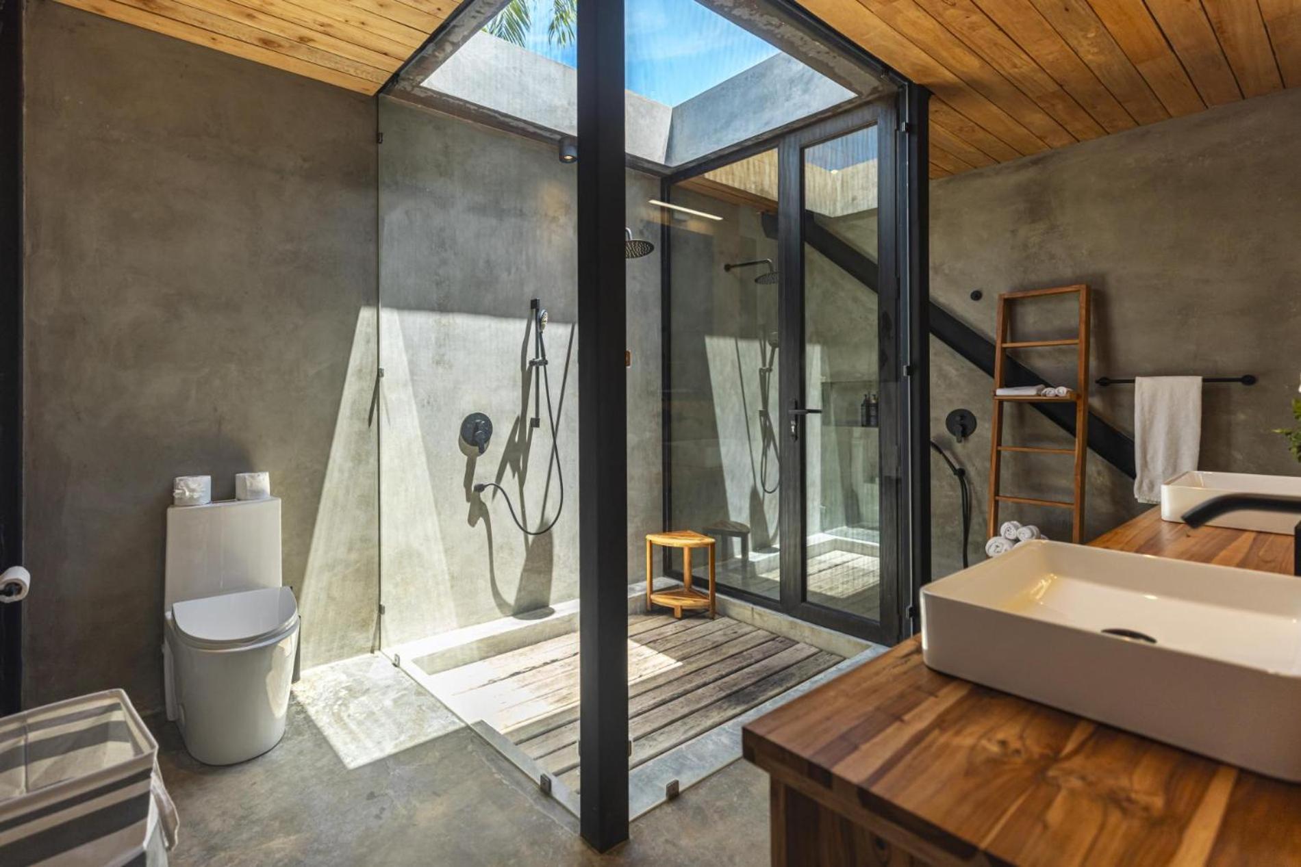 Shadow Sands - Modern Ocean Front Villa on Private Island