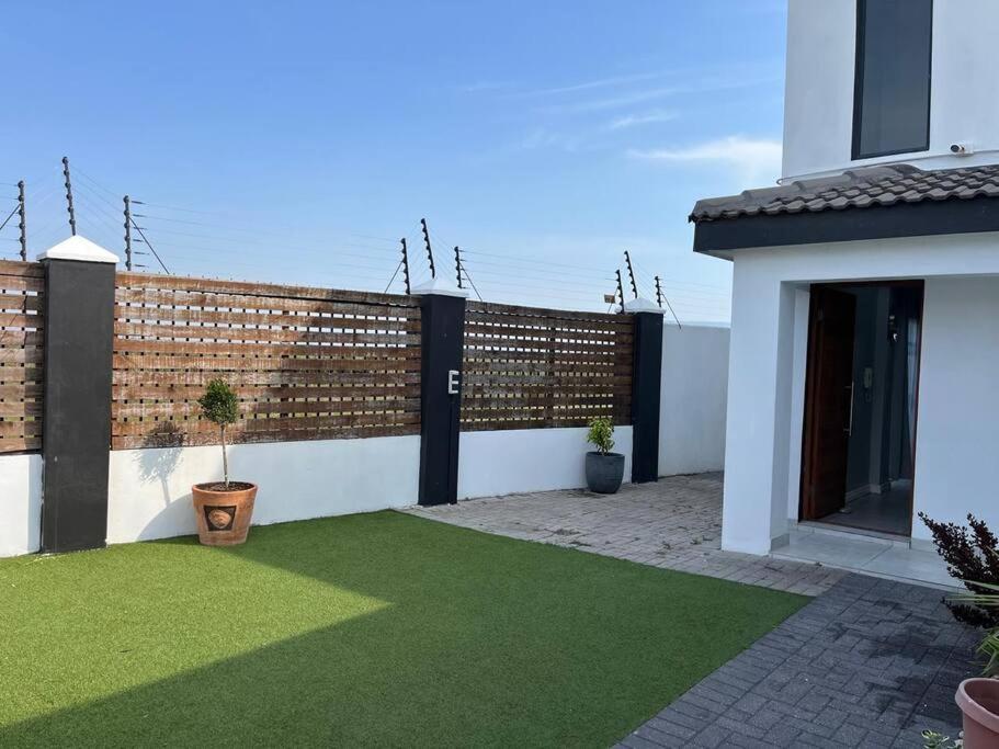 Home in Parklands East view 3