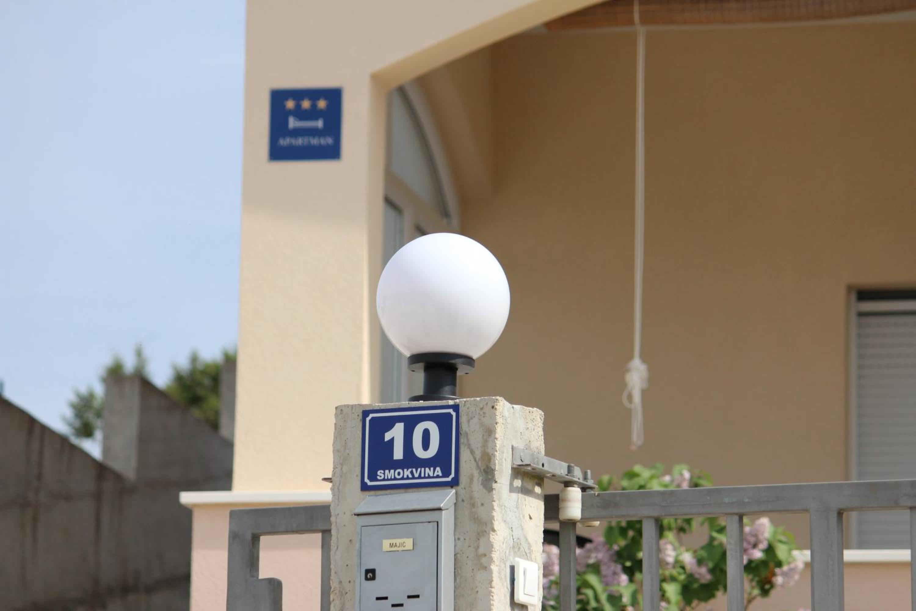 Photo 8
