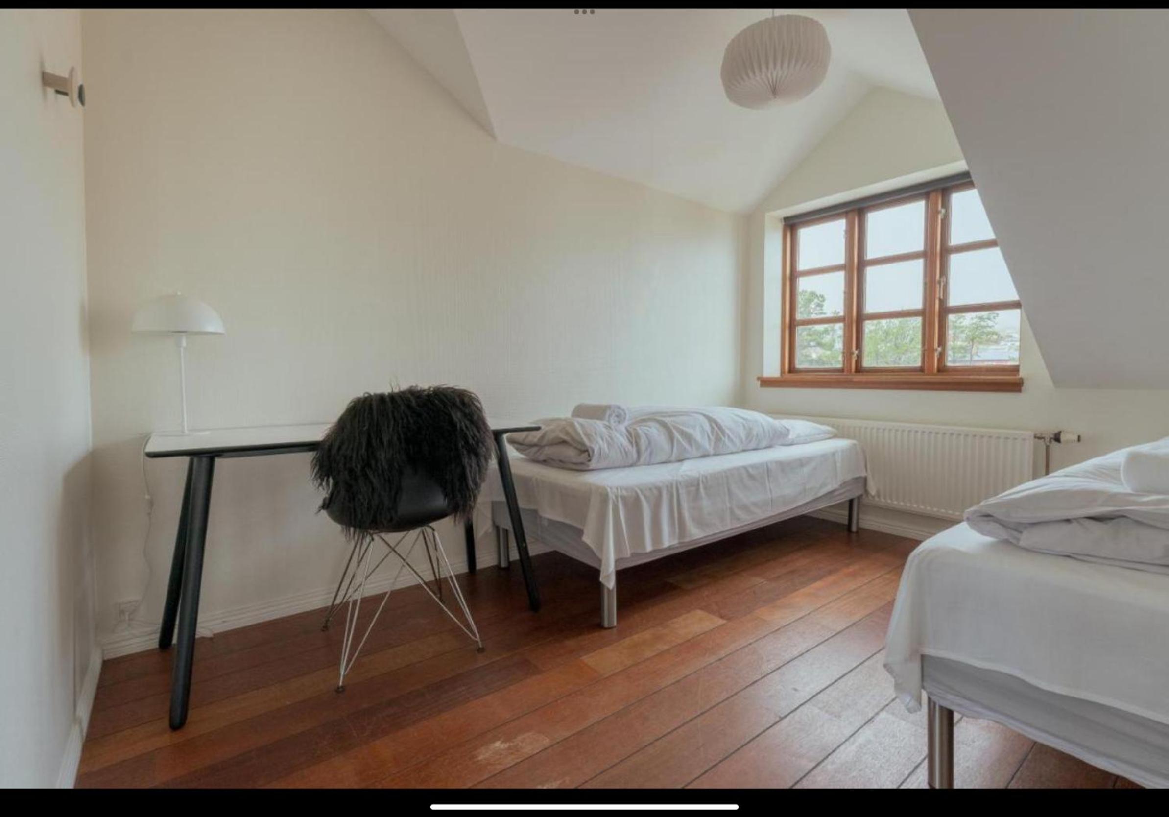 Penthouse Downtown with 4 bedrooms and Harbour View