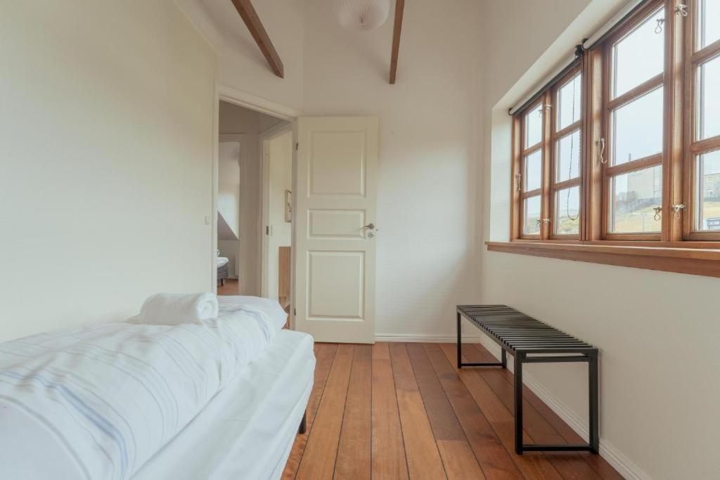 Penthouse Downtown with 4 bedrooms and Harbour View