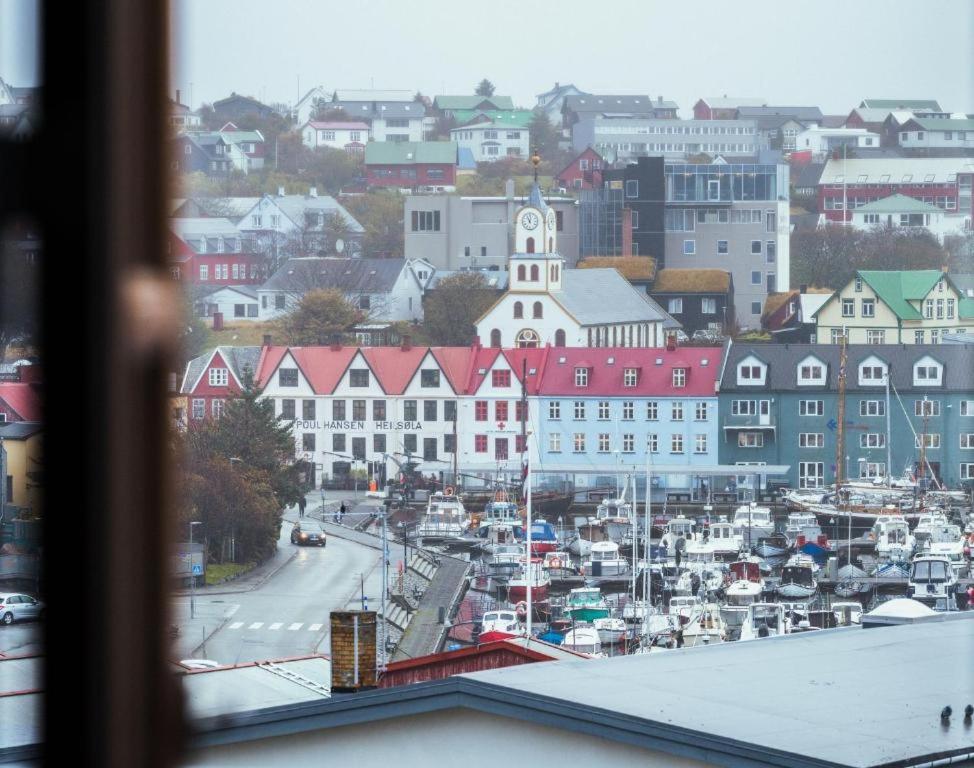 Penthouse Downtown with 4 bedrooms and Harbour View