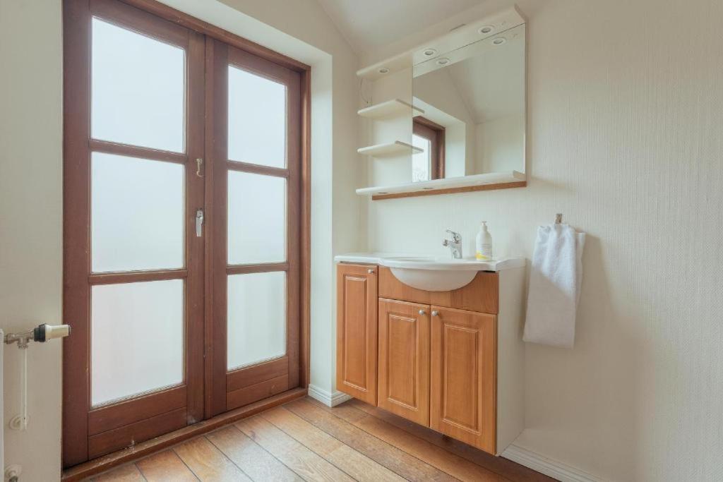 Penthouse Downtown with 4 bedrooms and Harbour View