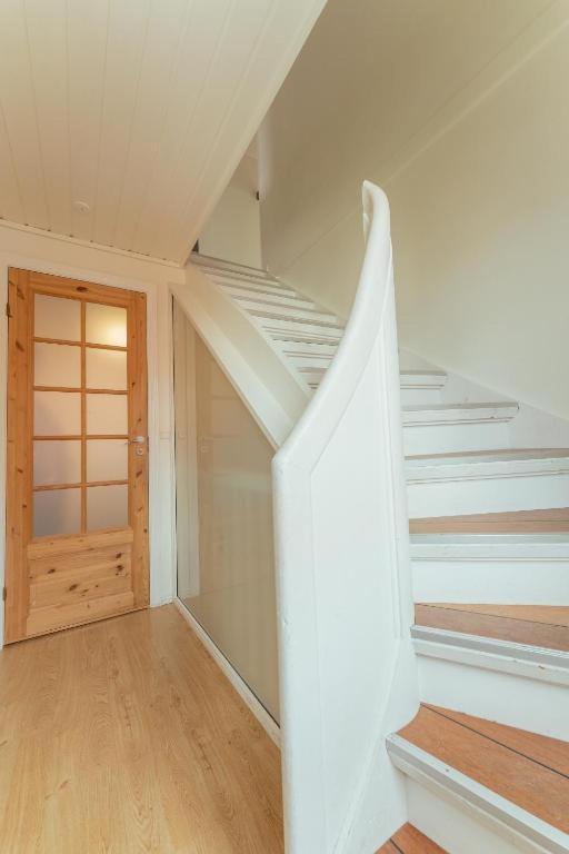 Penthouse Downtown with 4 bedrooms and Harbour View