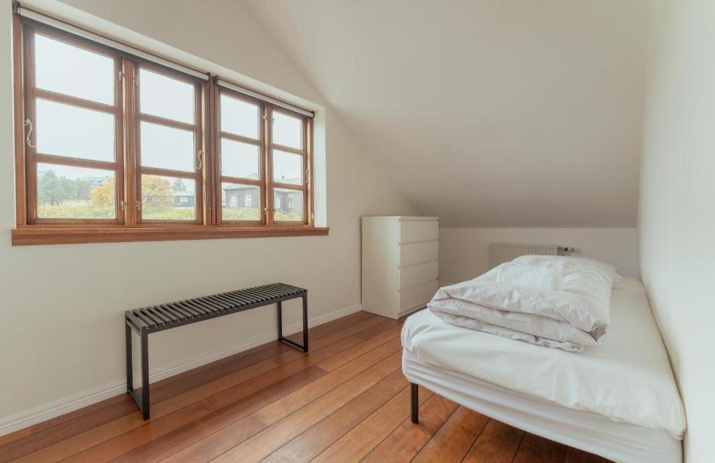 Penthouse Downtown with 4 bedrooms and Harbour View
