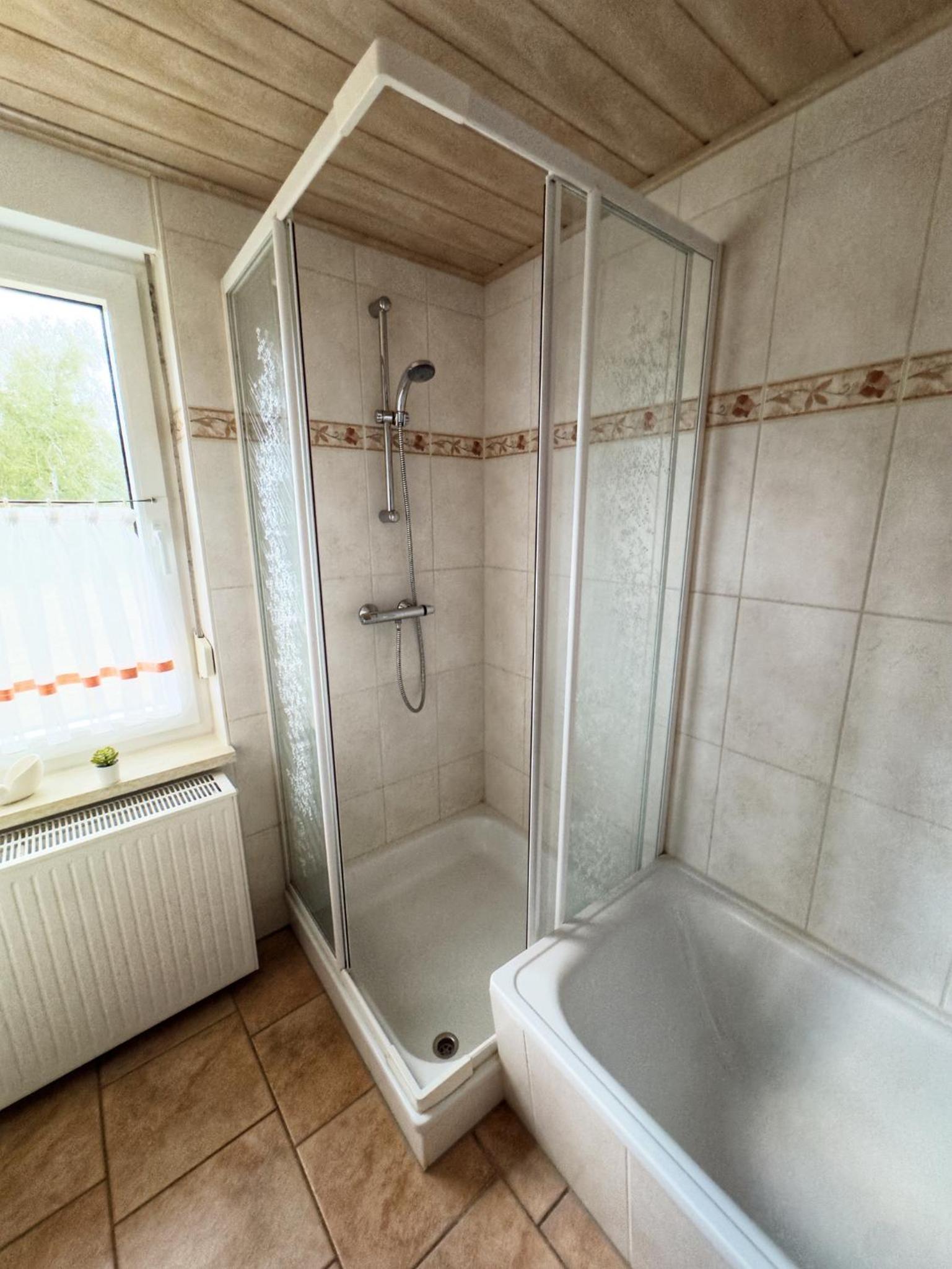Pension FAULPELZ - Budget Apartment mit Küche, Badewanne