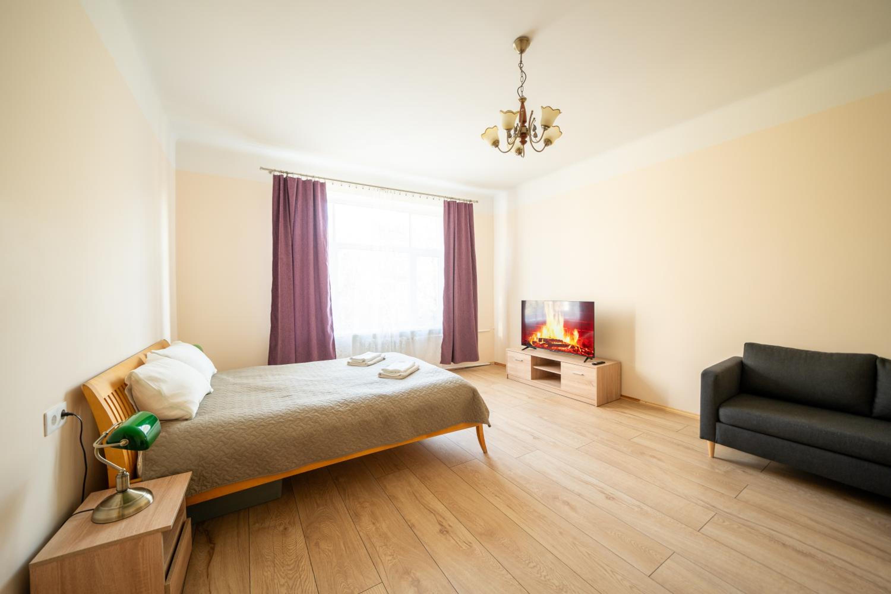 Modern City Stay - New Central Fully Equipped