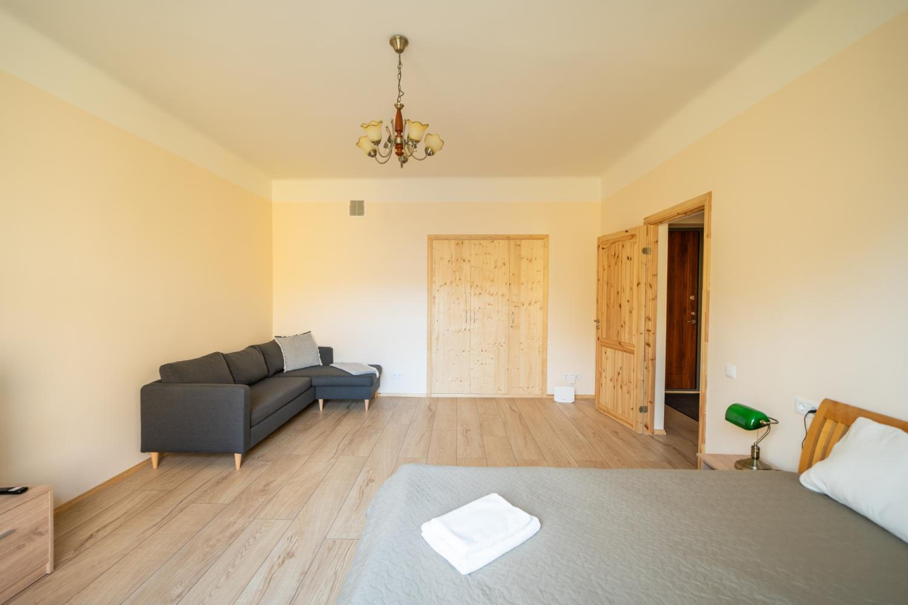 Modern City Stay - New Central Fully Equipped