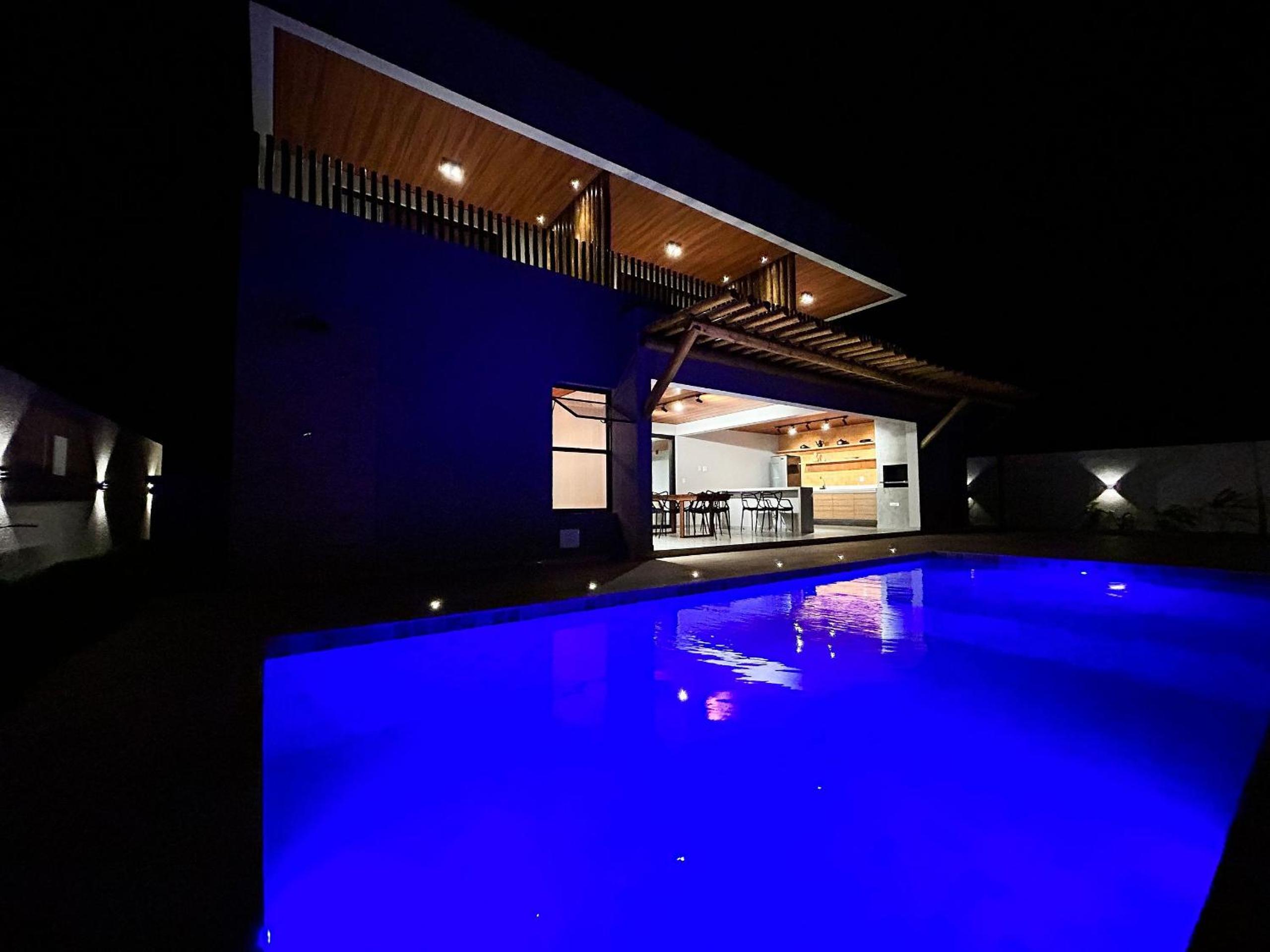 Casa Vista Mar de Luxo com Serviços Inclusos