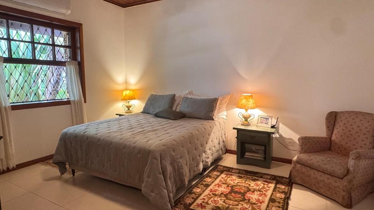 BH31 - Casa na Orla do Itaguá, Pertinho de TUDO!