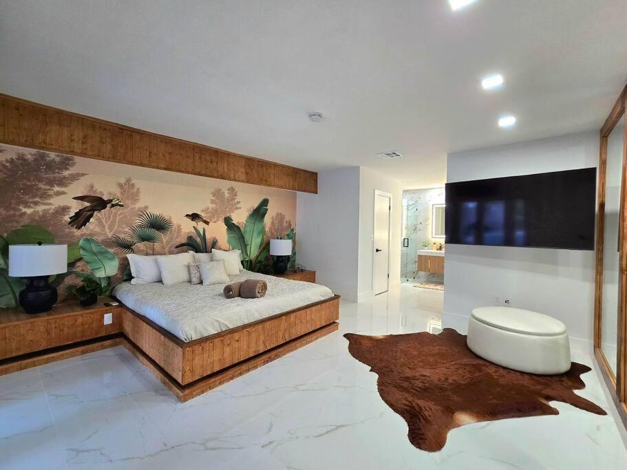 Sunset Retreat at Heart of Miami with pool