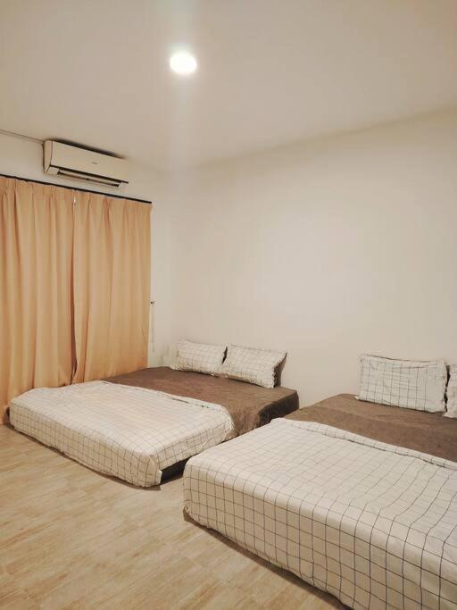 Ipoh Botani nadya 3storey 5br 19 pax photo 3