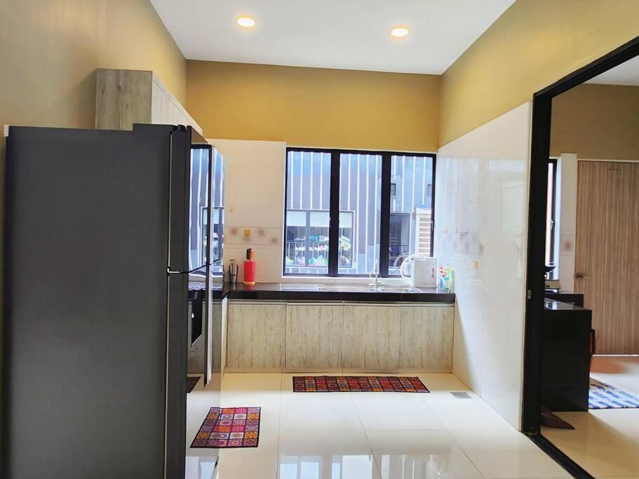 Ipoh Botani nadya 3storey 5br 19 pax photo 5