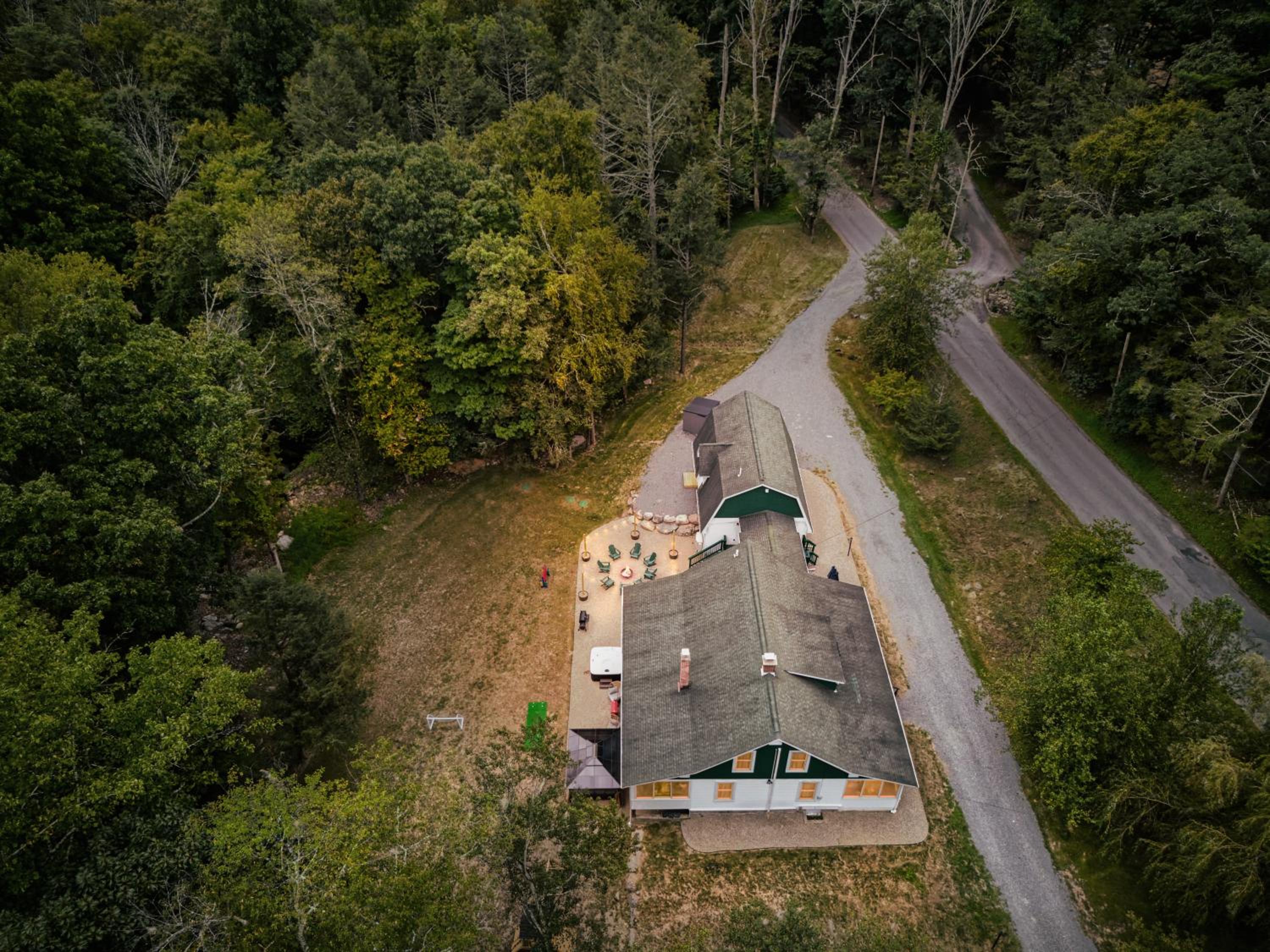 Luxuriously Restored Farm Cabin