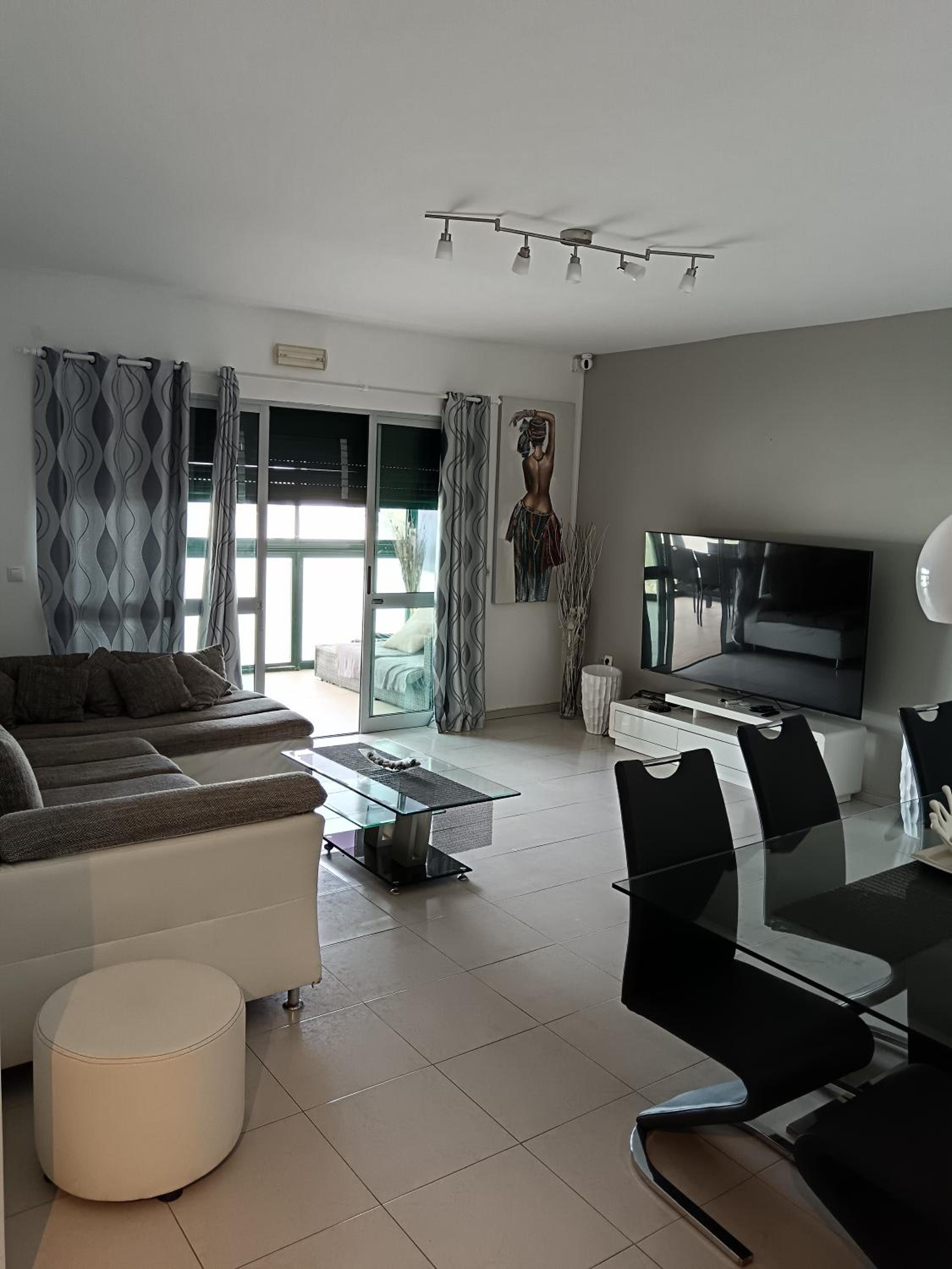 Laginha's beach view apartment