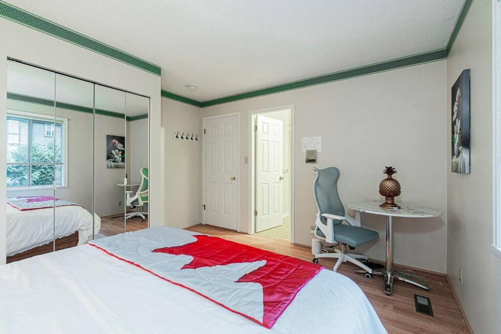 Garden Hotel 3-bedroom house for whole book