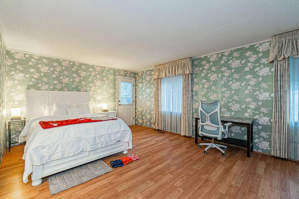 Garden Hotel 3-bedroom house for whole book