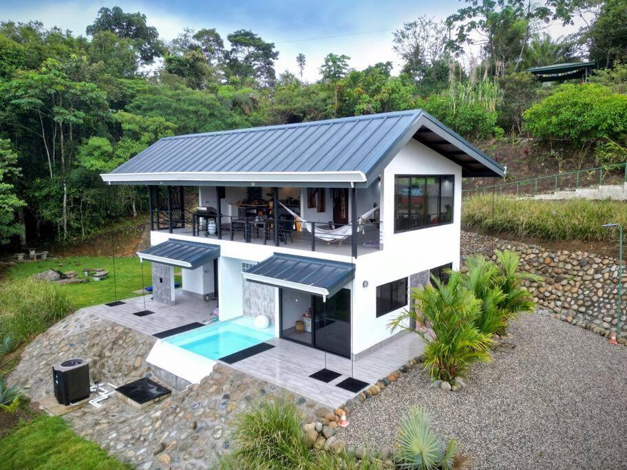 Refugio La Montaña, Costa Rica, Chic Retreat and Pool