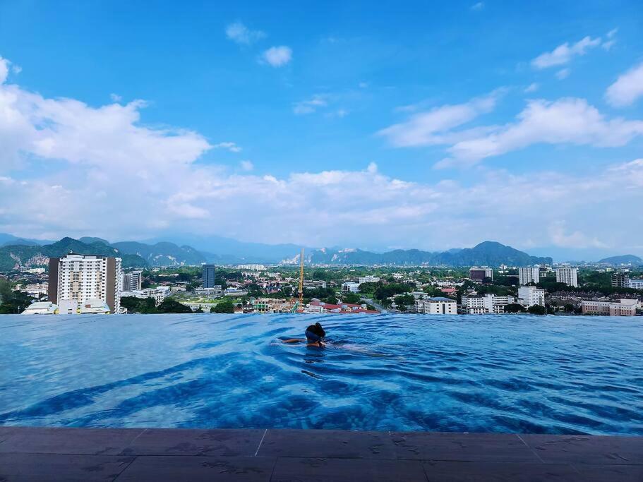 Ipoh town horizon condo 3br 6pax infinity pool photo 4