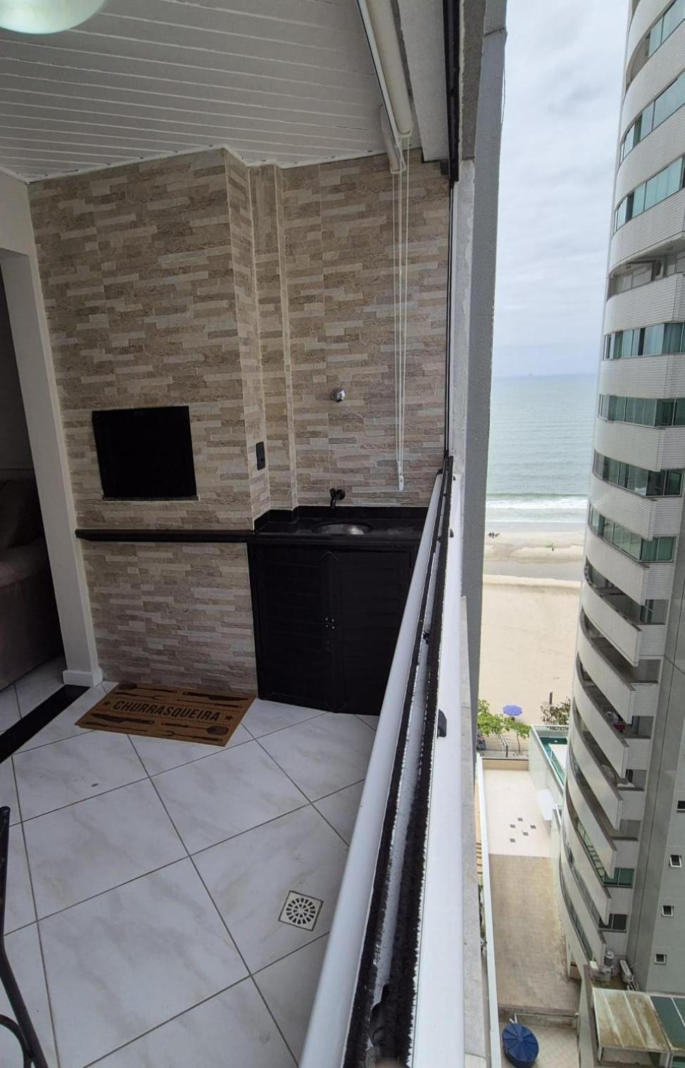 Apartamento Balneário Camboriú, Pé na Areia !