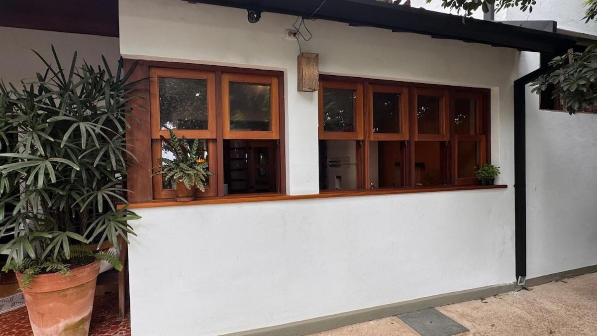BH31 - Casa na Orla do Itaguá, Pertinho de TUDO!