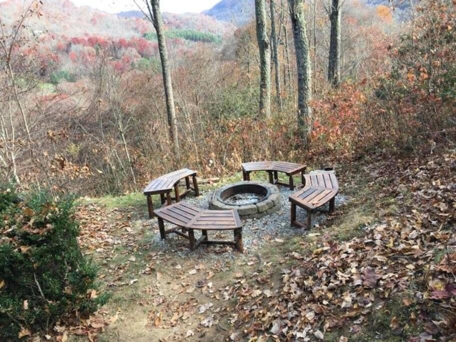 Beautiful Log Cabin with Panoramic Views view 5