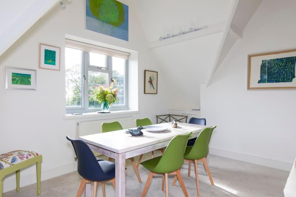 Charming Cotswold Loft view 3
