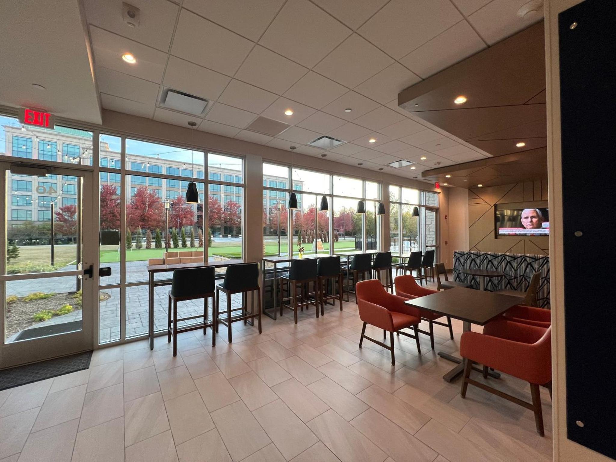 Holiday Inn Express & Suites Chicago Schaumburg, an IHG Hotel, Photo 38