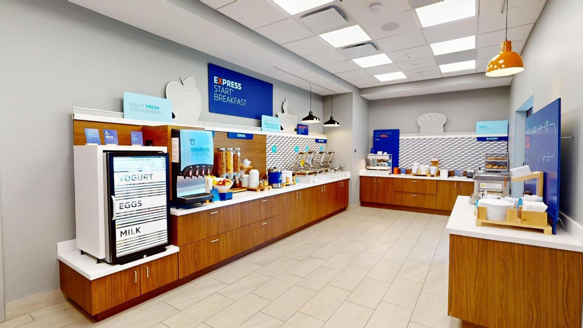 Holiday Inn Express & Suites Chicago Schaumburg, an IHG Hotel, Photo 25