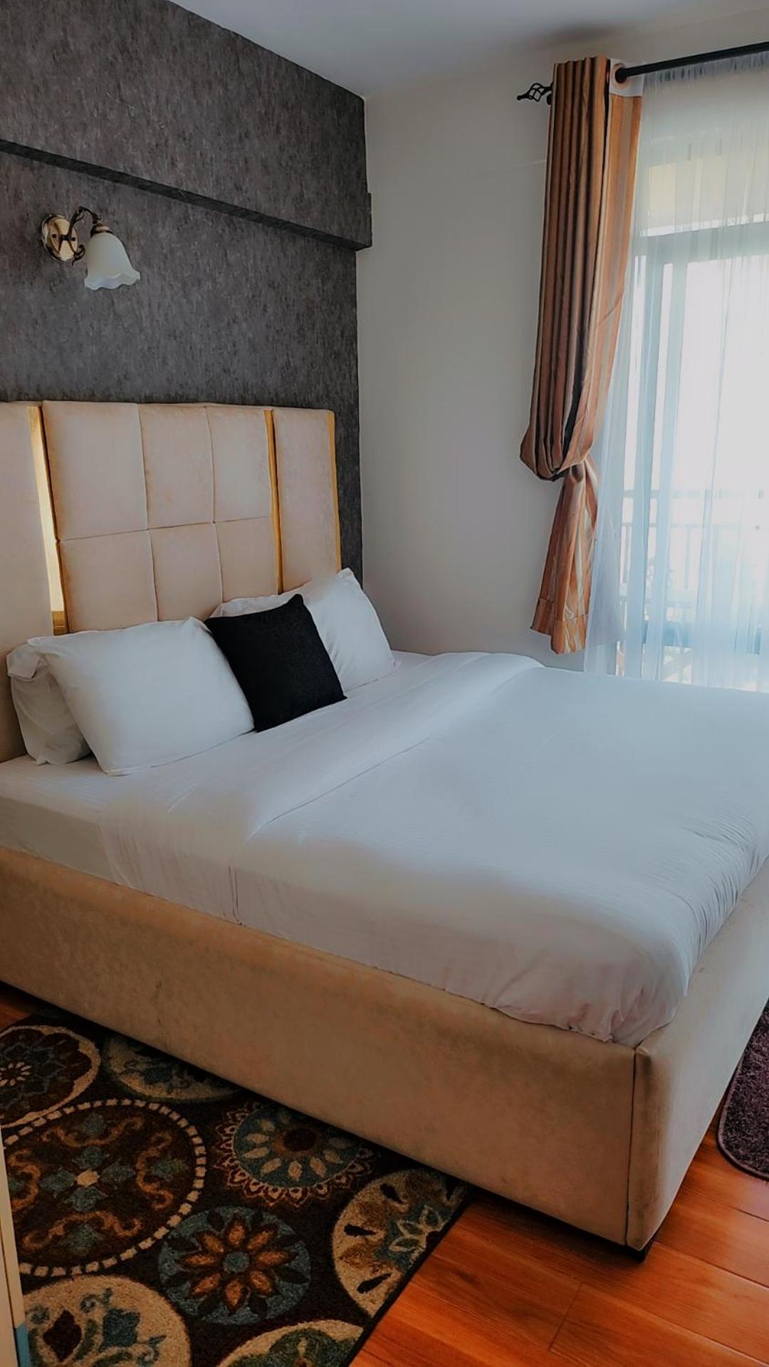 Kilimani One bedroom with Extra room Apartment photo 5