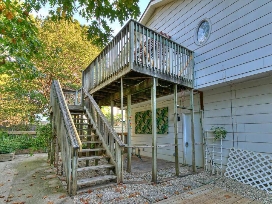 Parkside Getaway- Spacious Six Bedroom Home for Families & Friends view 2