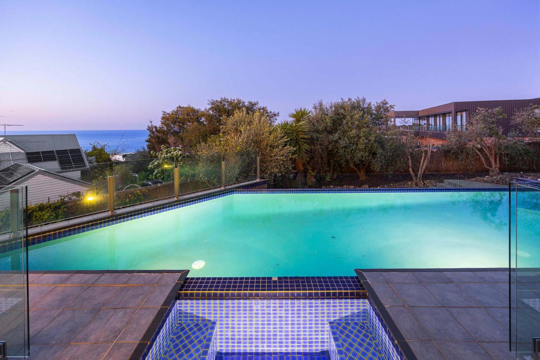 Bella Vista Heated Pool & Spa with Stunning View