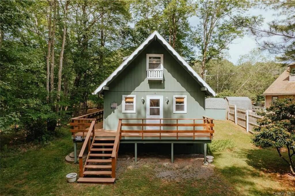 Lakefront with Lots of Light and Private Dock Access