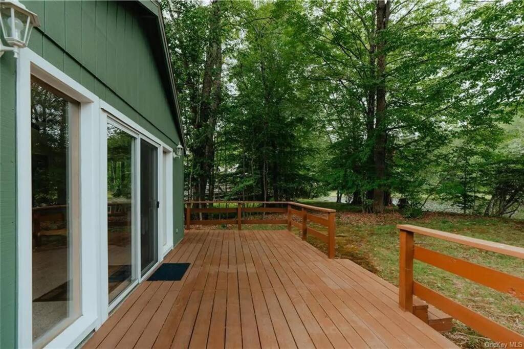 Lakefront with Lots of Light and Private Dock Access