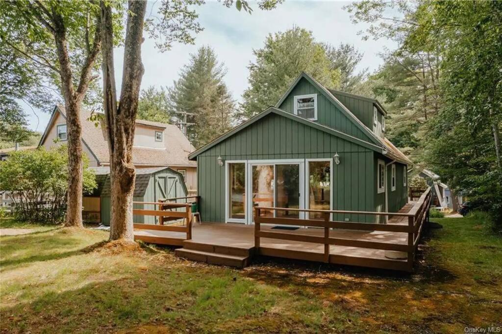 Lakefront with Lots of Light and Private Dock Access
