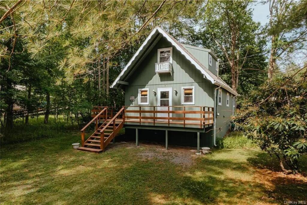 Lakefront with Lots of Light and Private Dock Access