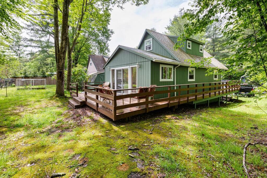 Lakefront with Lots of Light and Private Dock Access