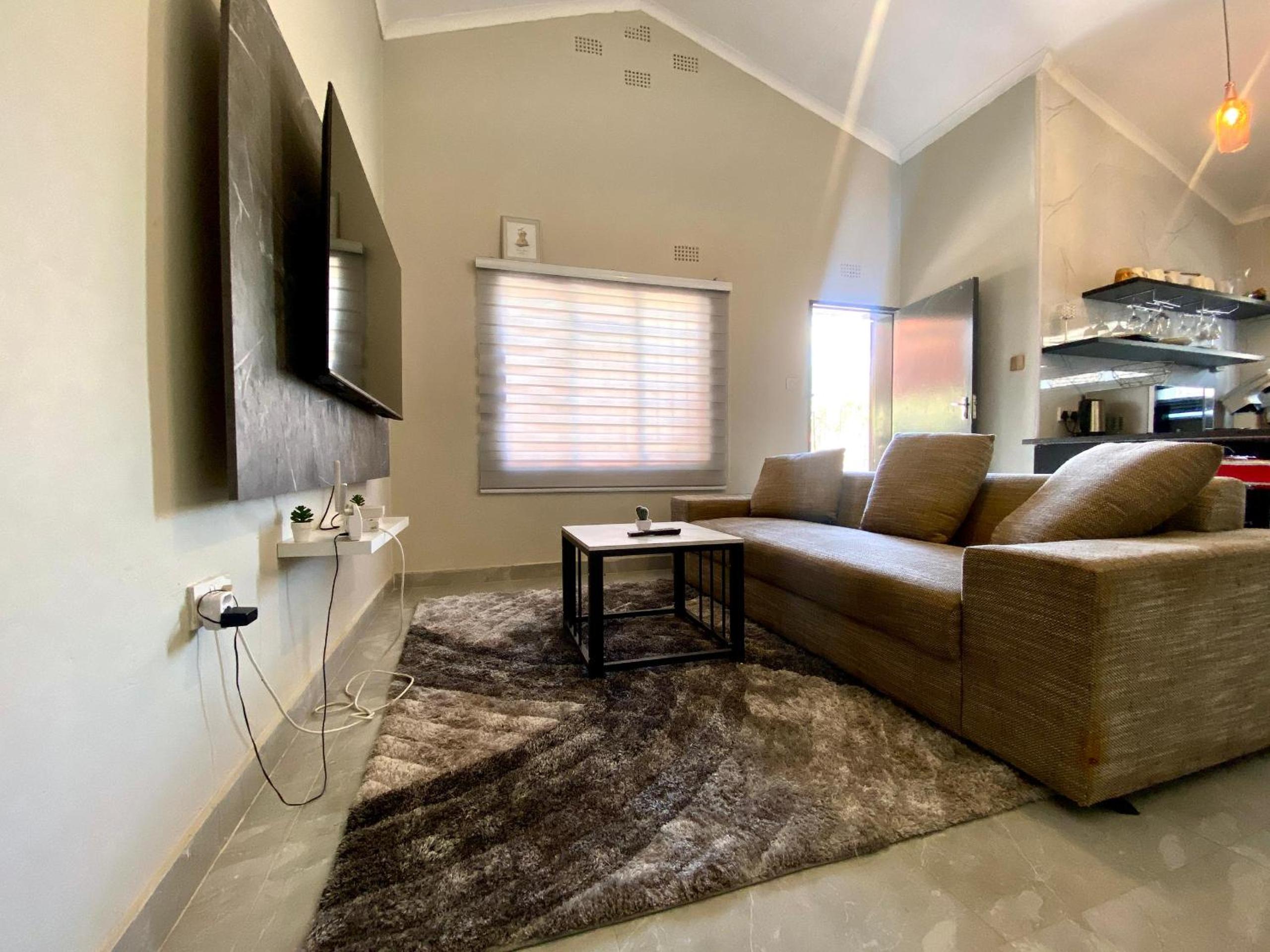 Down Town Delight - 2BR Budget Retreat