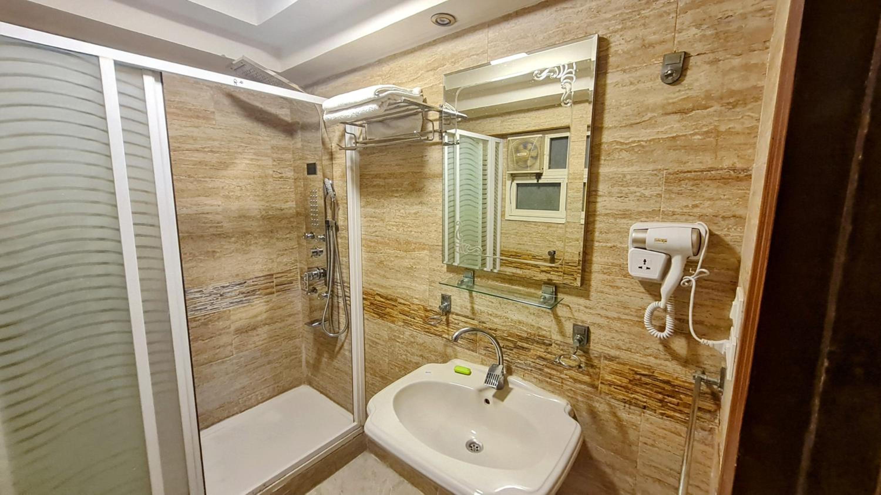 RD Served Apartment 3-Bedroom Dokki - Ideal Location Downtown Cairo