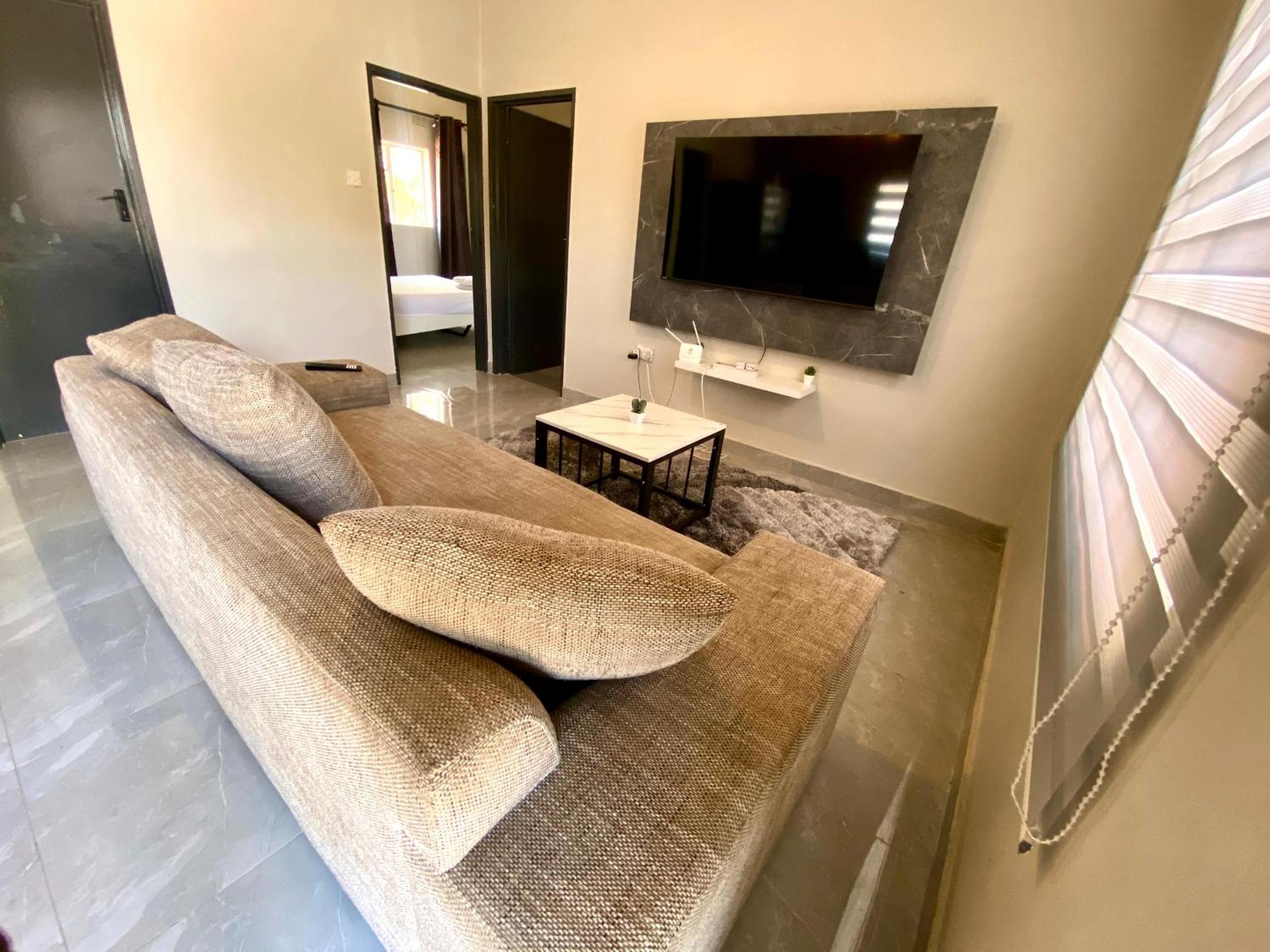 Down Town Delight - 2BR Budget Retreat
