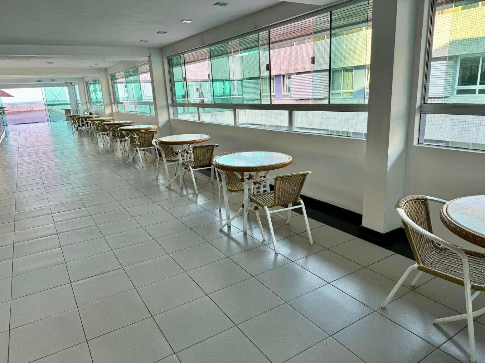 Edy hospedagens Beira-Mar flat 310 com vista para o morro do careca, piscina e localização privilegiada