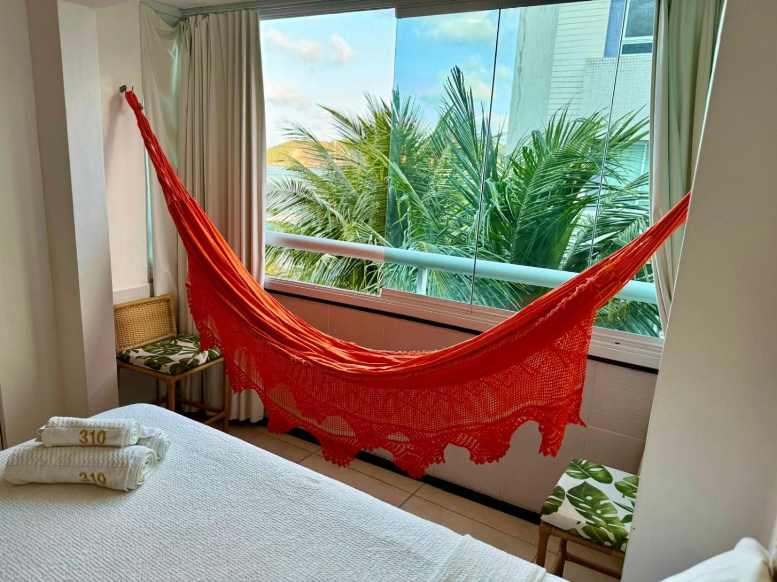 Edy hospedagens Beira-Mar flat 310 com vista para o morro do careca, piscina e localização privilegiada