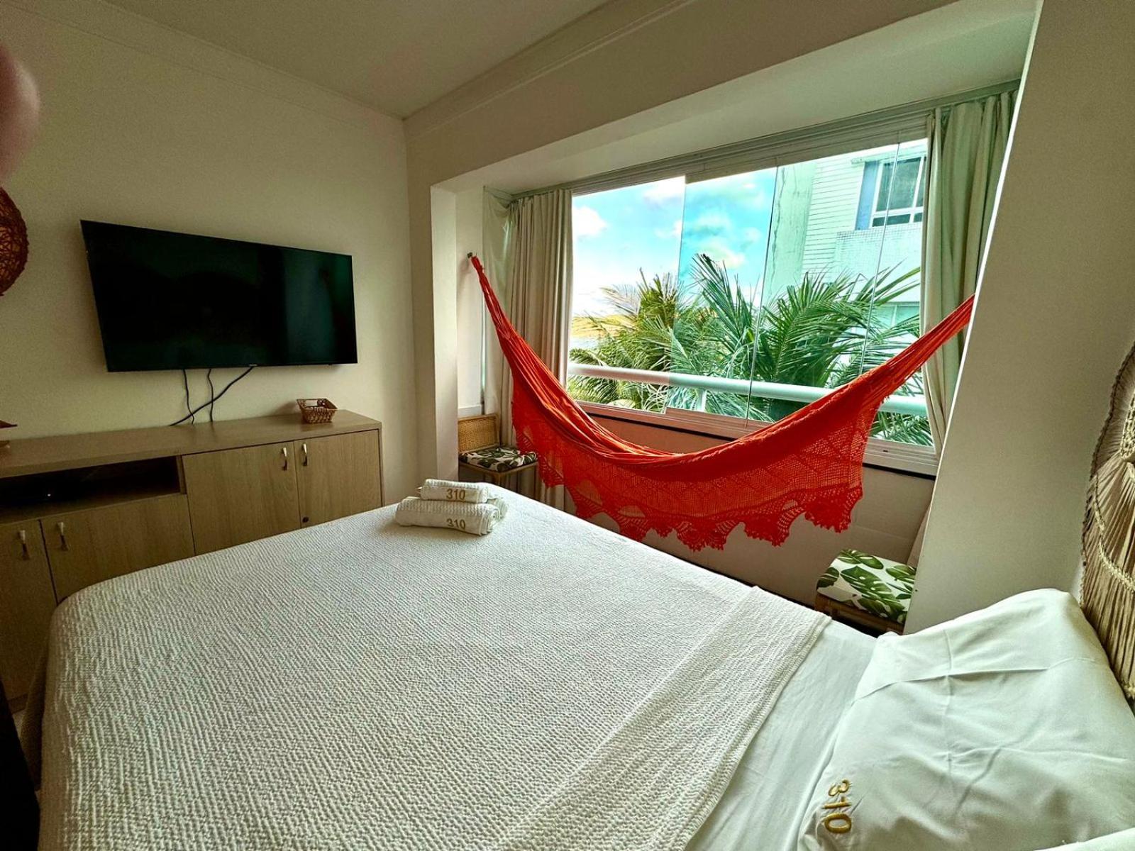 Edy hospedagens Beira-Mar flat 310 com vista para o morro do careca, piscina e localização privilegiada