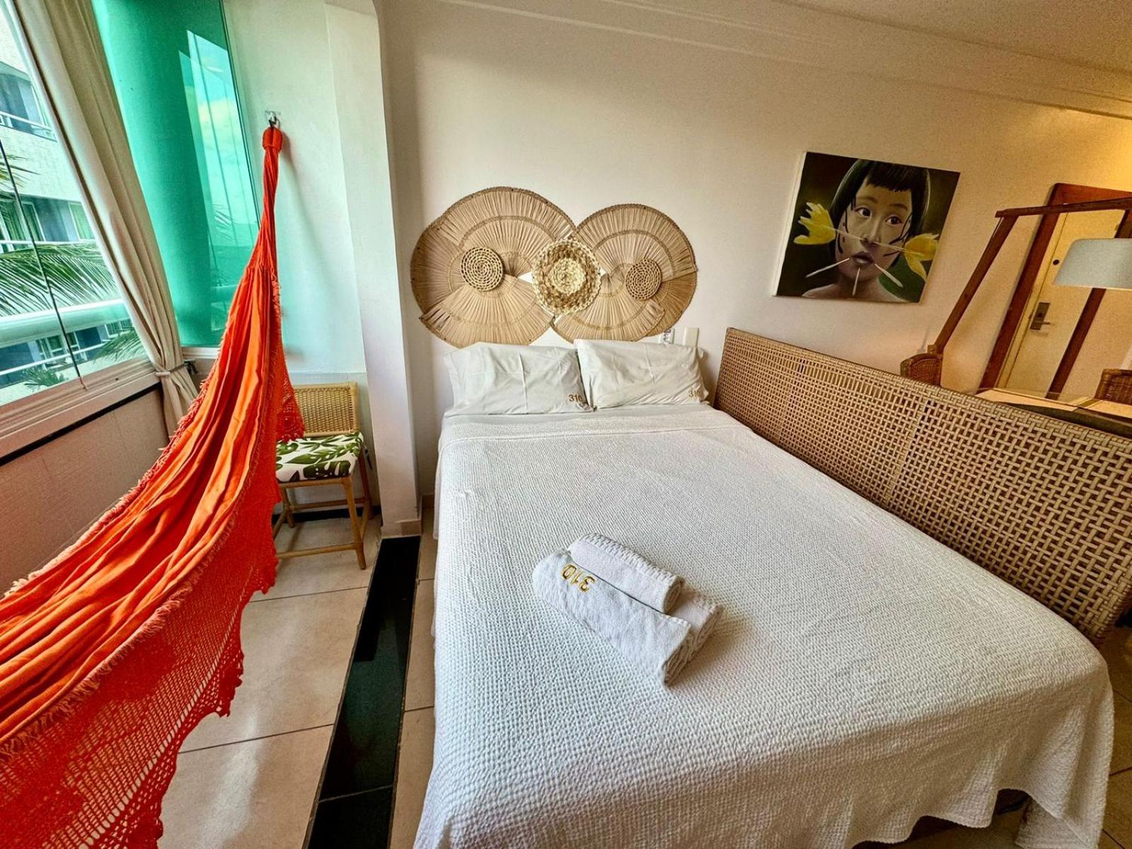 Edy hospedagens Beira-Mar flat 310 com vista para o morro do careca, piscina e localização privilegiada