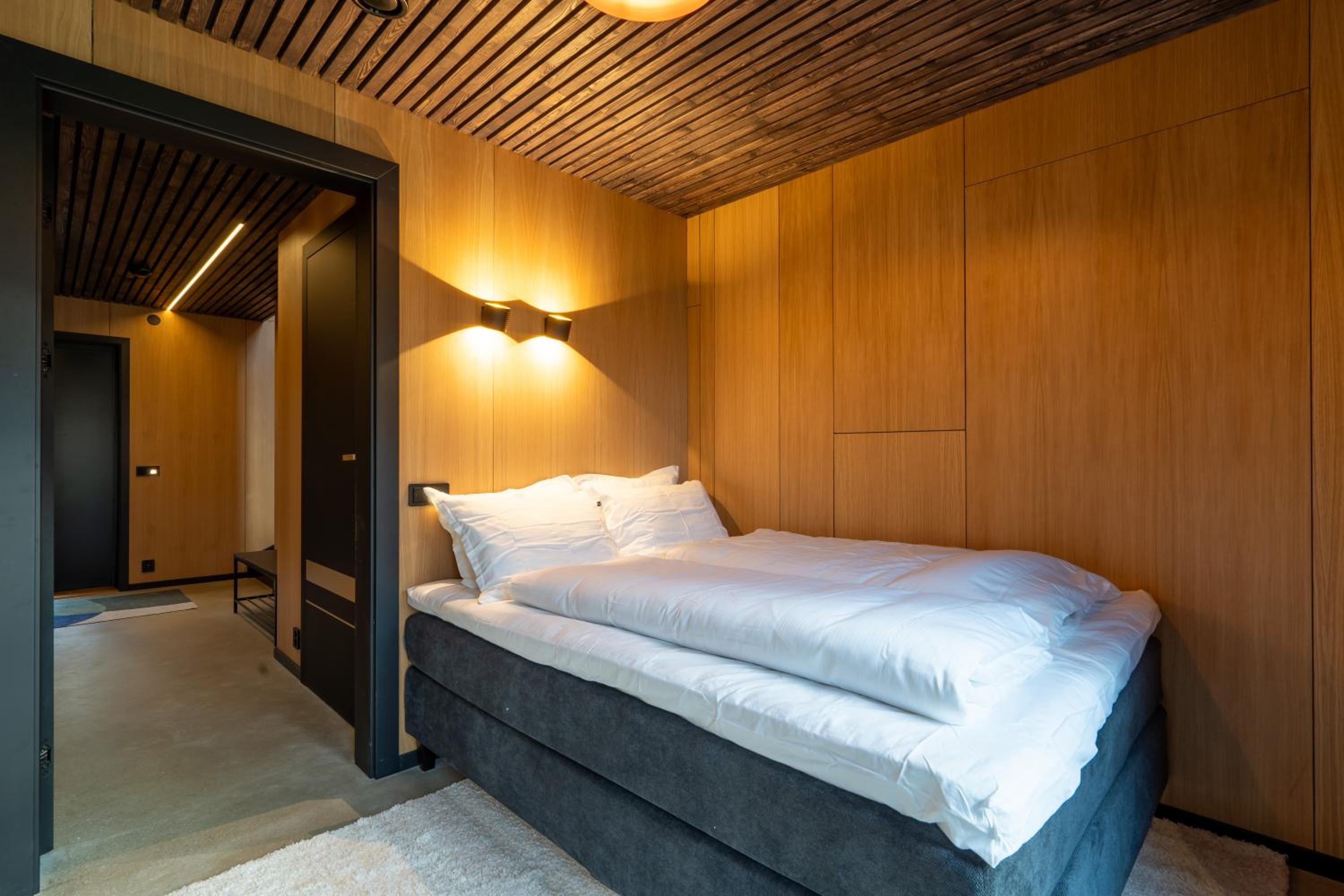Aurora Luxe Retreat