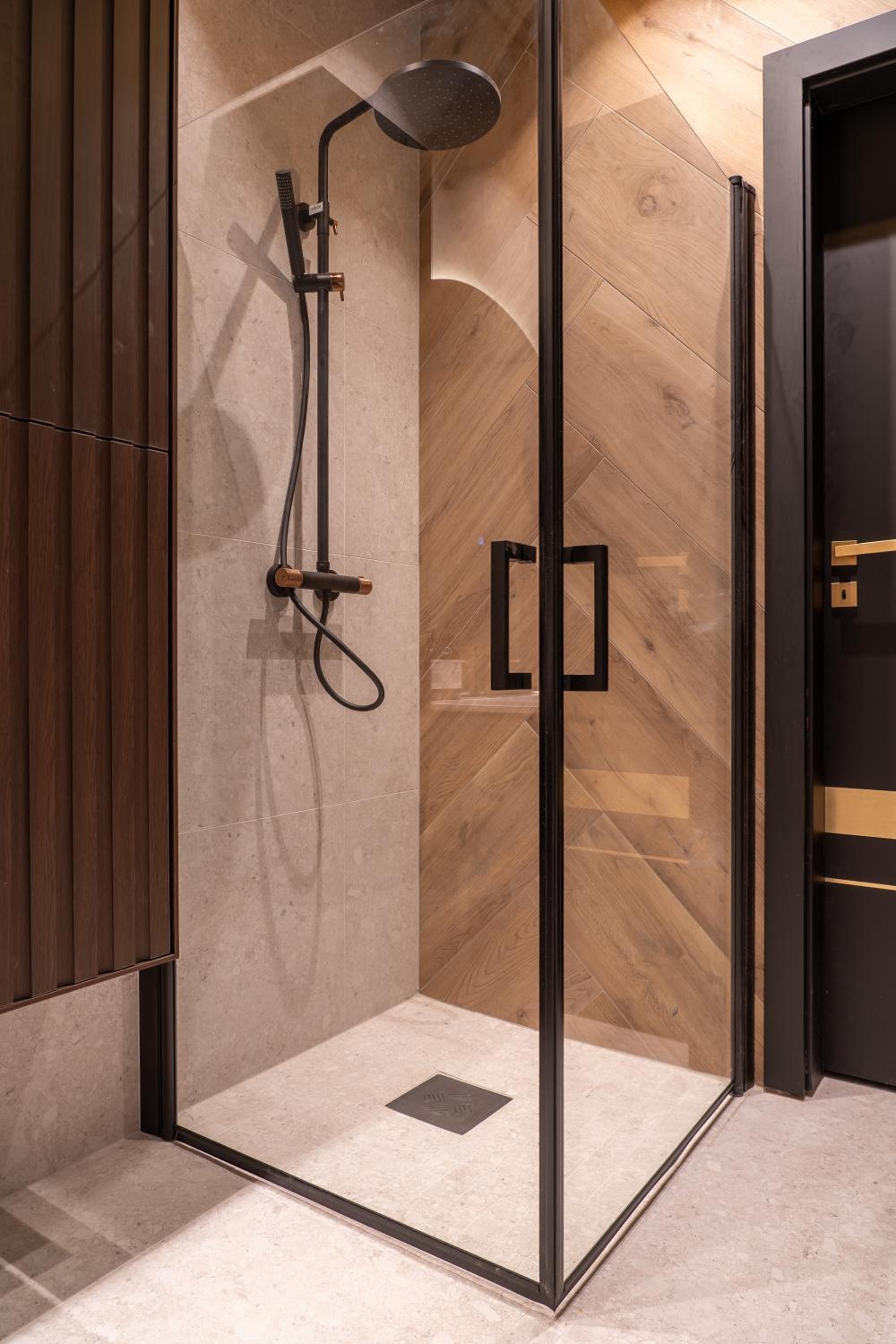 Aurora Luxe Retreat
