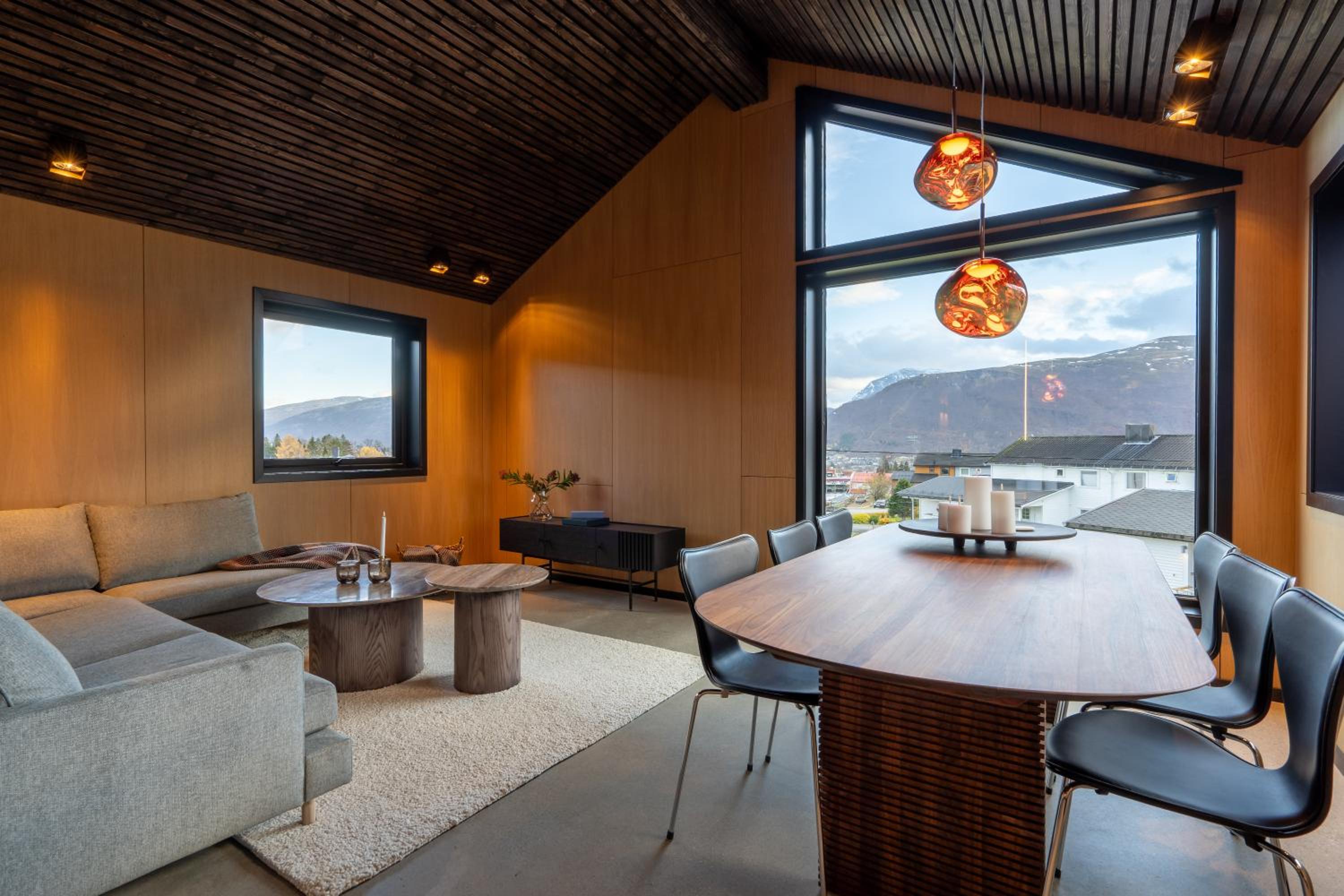Aurora Luxe Retreat