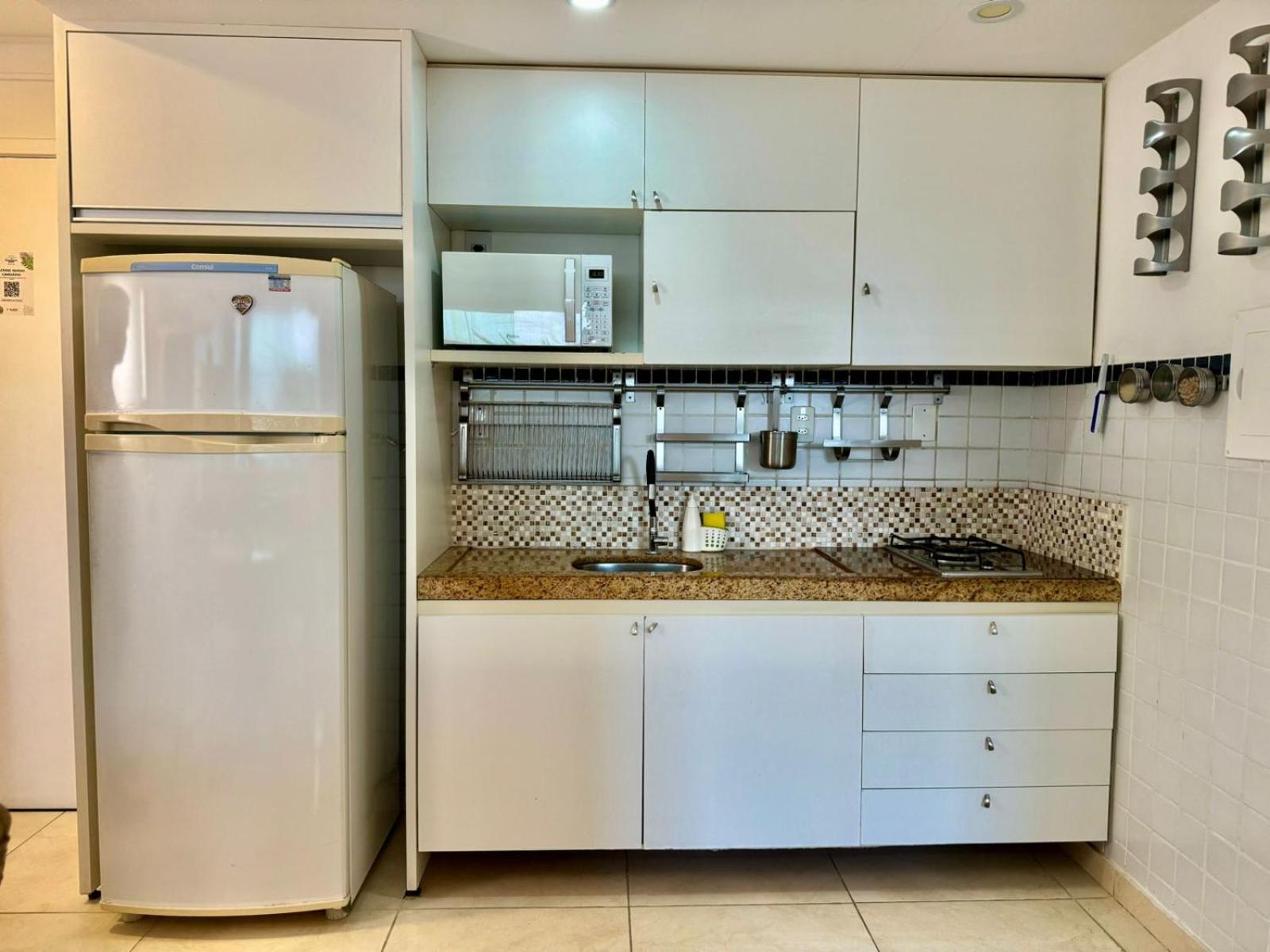 Edy hospedagens Beira-Mar flat 310 com vista para o morro do careca, piscina e localização privilegiada